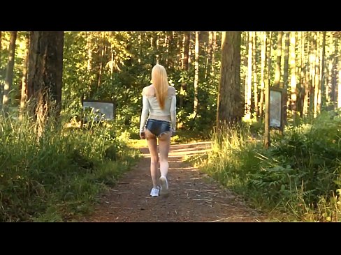 ❤️ Ilus naine liigub aeglaselt, mitte alasti video ❤❌ Kõva porno at us ﹏